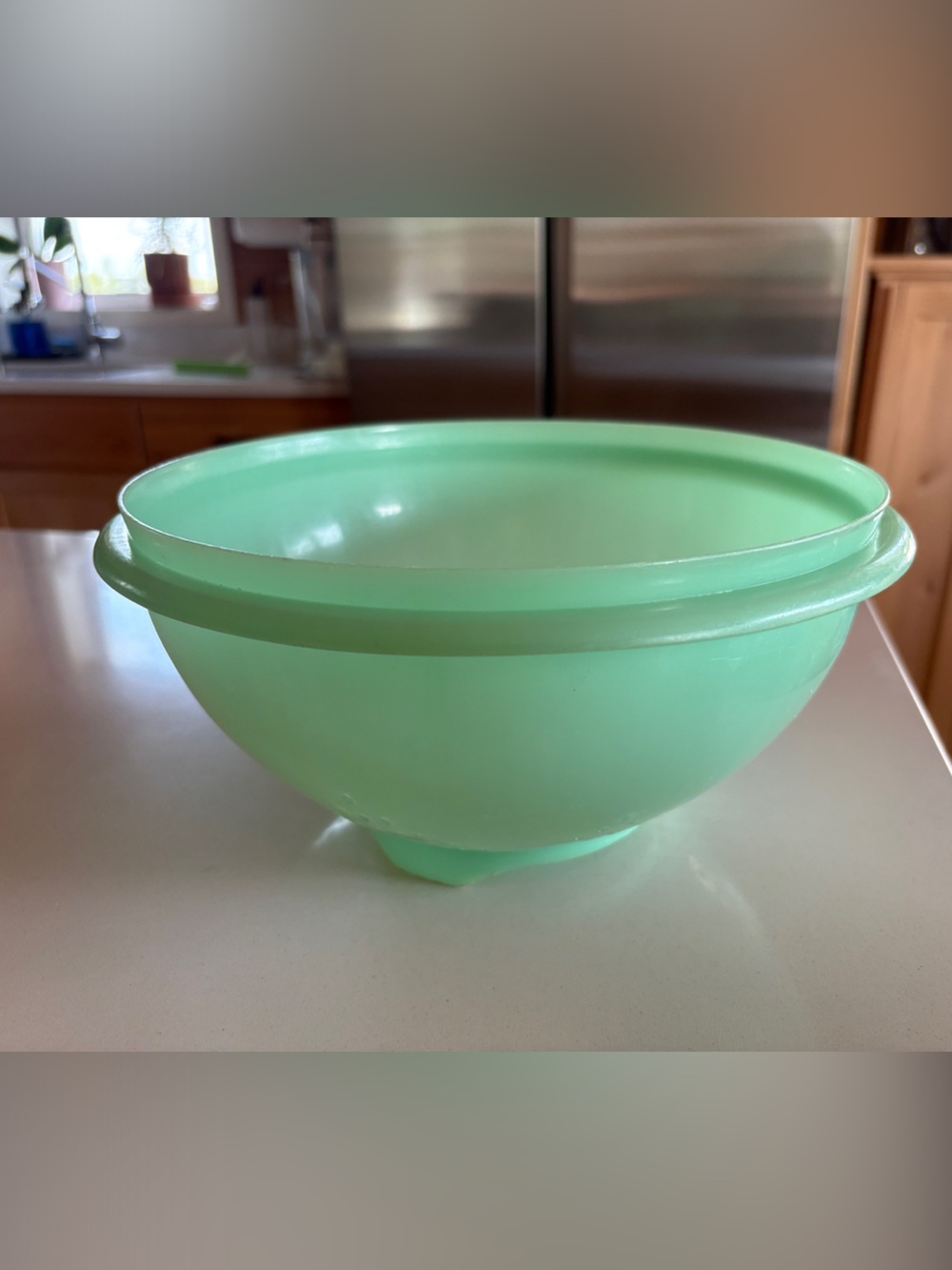 Tupperware Seafoam Green Plastic Strainer Bowl 10” dia